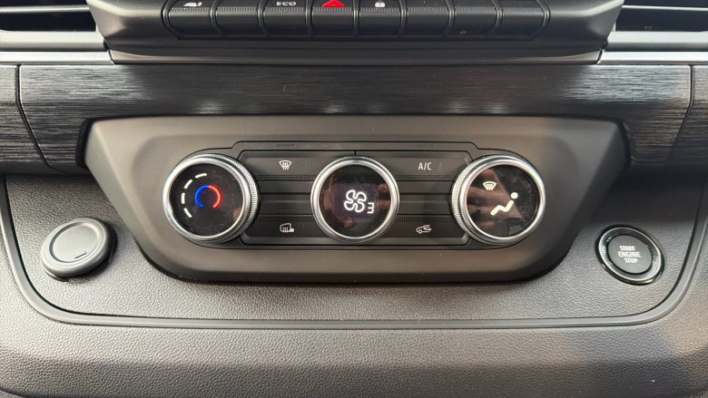 Renault Trafic E-Tech Swb Electric SL30 90kW 52kWh Advance Van Auto